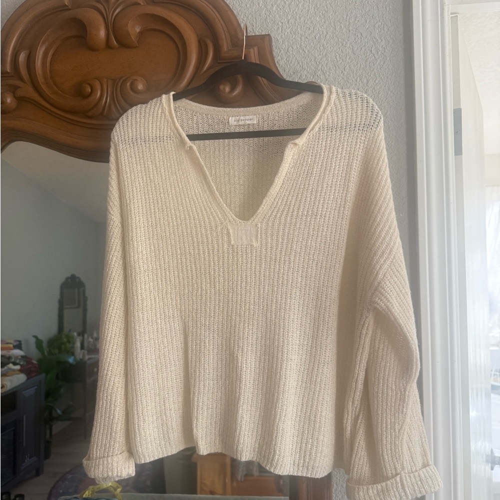 Blu Pepper Cream V-Neck Sweater